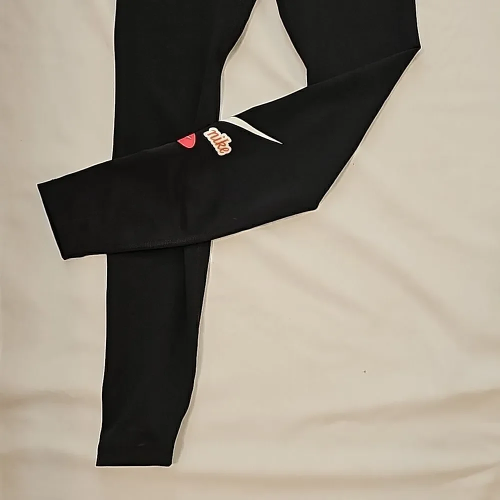 The Nike One Tight Fit Leggings xs